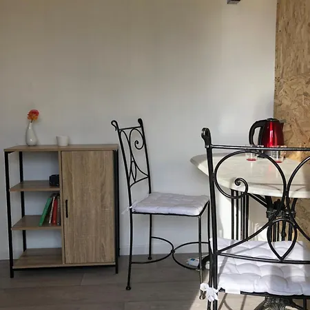 La De L'église Saint-Ouen-du-Tilleul