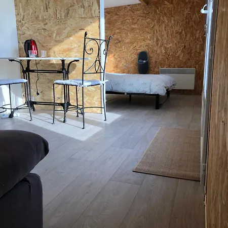 La De L'église Saint-Ouen-du-Tilleul